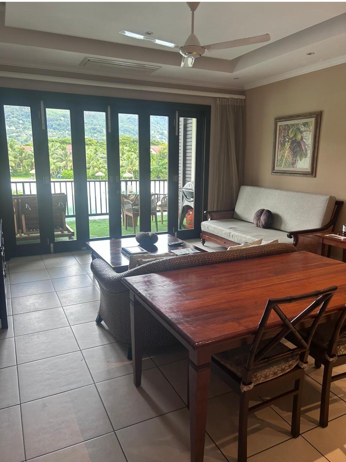 Cocoon Apartment Victoria Luaran gambar