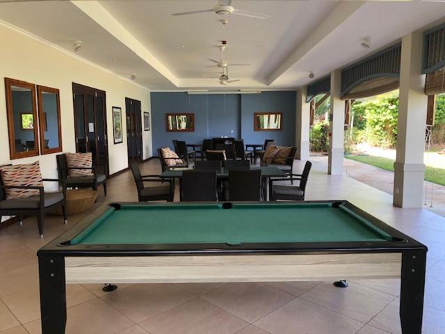 Cocoon Apartment Victoria Luaran gambar